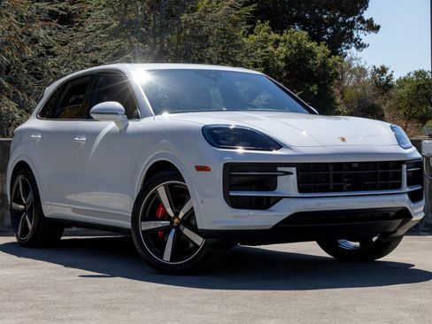 New 2025 Porsche Cayenne S image 6
