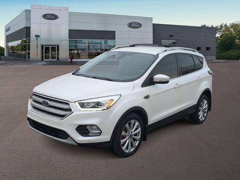 Used 2018 Ford Escape Titanium image 5