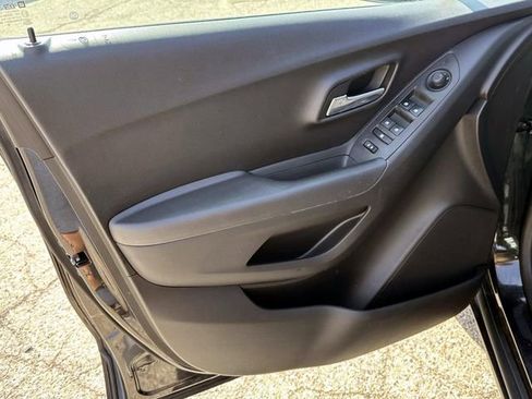 Used 2016 Chevrolet Trax LS FWD image 14