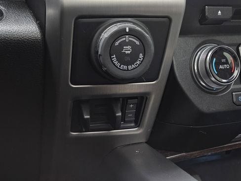 Used 2017 Ford F150 Platinum w/ Equipment Group 701A Luxury image 26