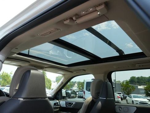 Used 2024 Lincoln Navigator Reserve AWD/4WD image 24