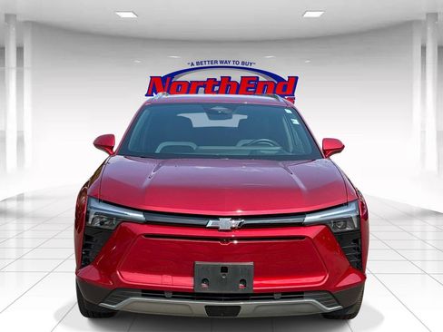 Used 2025 Chevrolet Blazer EV LT AWD/4WD image 2