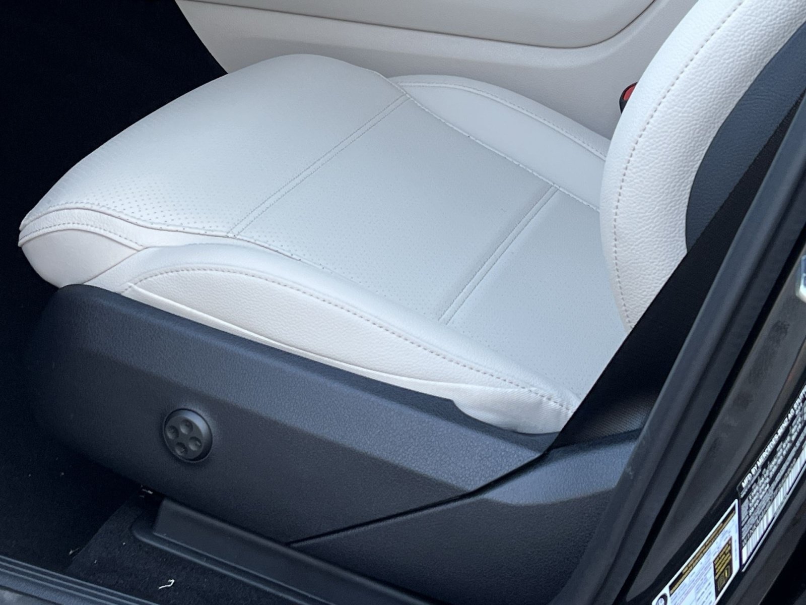 Certified 2026 Mercedes-Benz GLC 300 4MATIC image 12