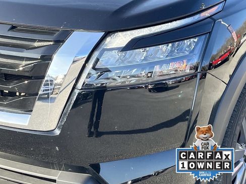 Used 2025 Nissan Pathfinder SV image 10