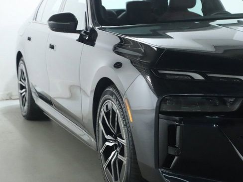 Certified 2023 BMW i7 xDrive60 image 9