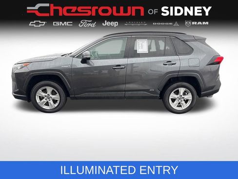 Used 2020 Toyota RAV4 LE image 2