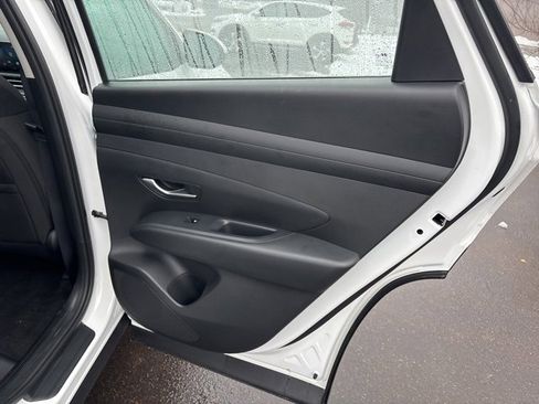 Used 2025 Hyundai Tucson SE image 9