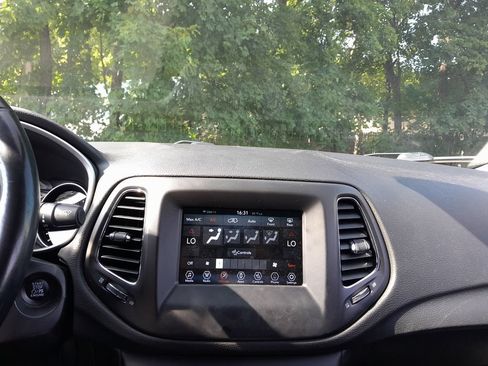 Used 2019 Jeep Compass Latitude w/ Popular Equipment Group AWD/4WD image 23