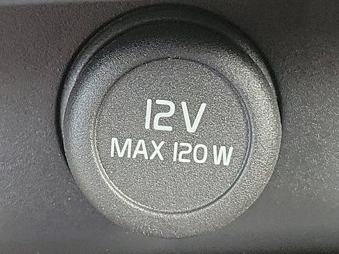 Used 2023 Volvo XC40 Recharge Plus w/ Protection Package Premier image 13