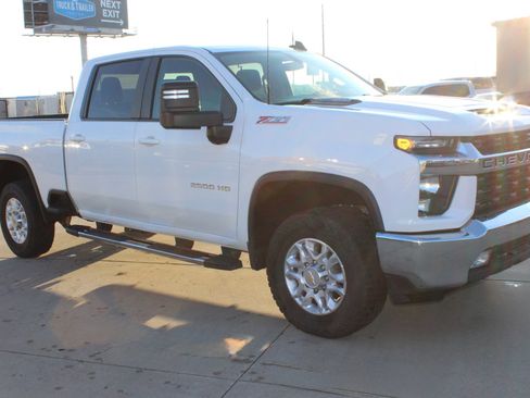Used 2023 Chevrolet Silverado 2500 LT w/ Convenience Package image 13
