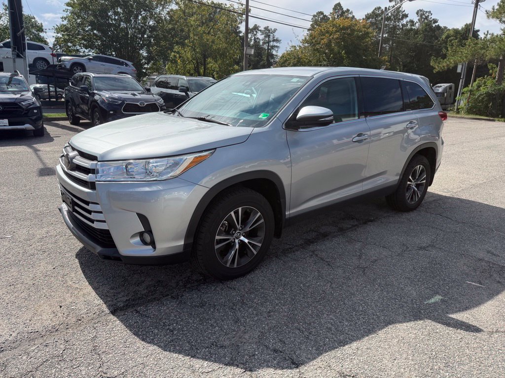 Certified 2019 Toyota Highlander Plus AWD/4WD image 3