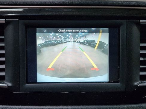 Used 2018 Chrysler Pacifica Touring Plus FWD image 37