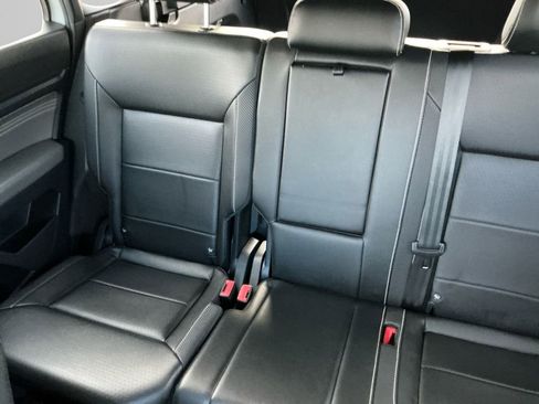 Used 2021 Volkswagen Atlas Cross Sport SE image 13