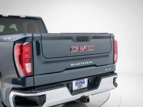 Used 2022 GMC Sierra 1500 SLE image 4