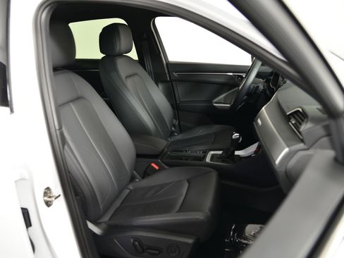 Certified 2025 Audi Q3 2.0T Premium w/ Convenience Package image 19