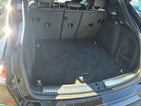 Used 2024 Porsche Macan image 35