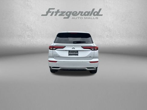 Used 2024 Mitsubishi Outlander SE image 6