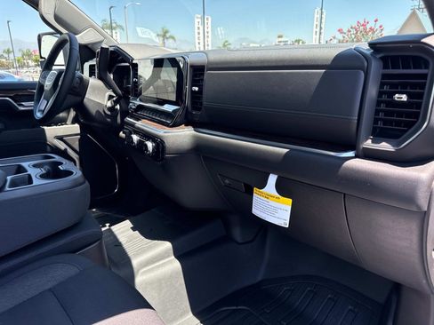 New 2025 GMC Sierra 2500 SLE w/ SLE Value Package; image 28