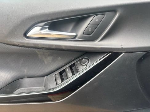 New 2026 Chevrolet Equinox LT w/ Convenience Package II FWD image 32