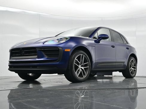 Certified 2026 Porsche Macan AWD/4WD image 25