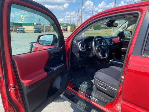 Used 2021 Toyota Tacoma SR5 w/ Technology Package AWD/4WD image 9