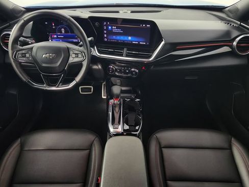 Used 2025 Chevrolet Trax RS w/ Sunroof Package FWD image 20