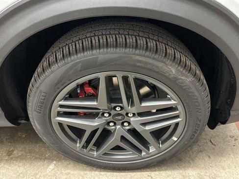 New 2026 Ford Explorer ST-Line w/ ST-Line Street Pack image 5