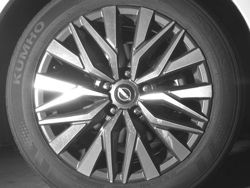 Used 2025 Nissan Altima 2.5 SV FWD image 13