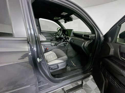 Used 2024 Toyota Tacoma TRD Sport AWD/4WD image 30