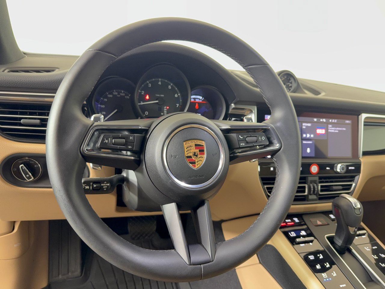 Used 2026 Porsche Macan AWD/4WD image 11