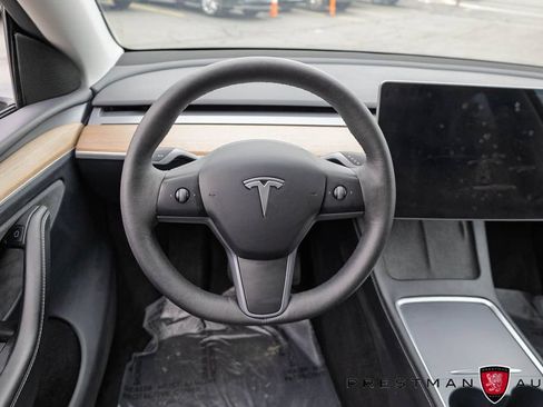 Used 2023 Tesla Model Y Long Range AWD/4WD image 2
