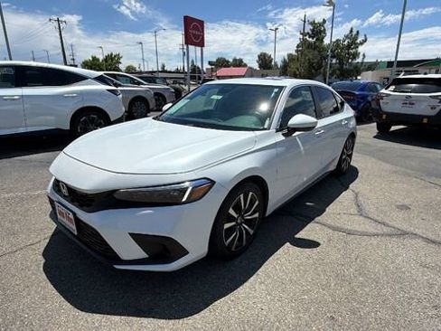 Used 2024 Honda Civic EX-L image 1