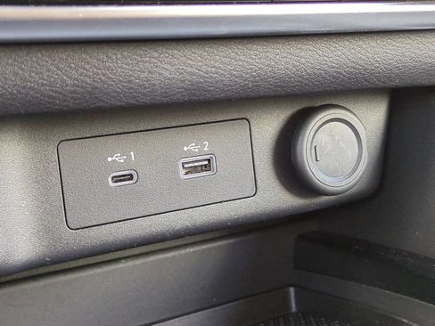 Used 2023 Nissan Rogue SV FWD image 21