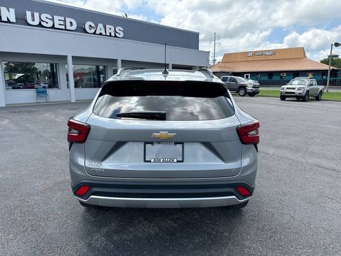 Used 2024 Chevrolet Trax LT w/ Driver Confidence Package FWD image 18