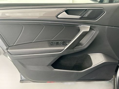 Used 2023 Volkswagen Tiguan SE FWD image 22