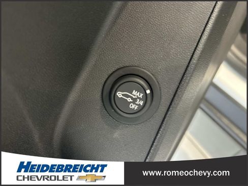 Used 2021 Chevrolet Equinox LT FWD image 30