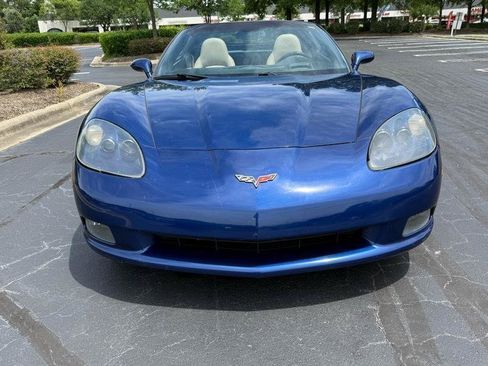 Used 2005 Chevrolet Corvette Coupe w/ Preferred Equipment Group RWD image 3