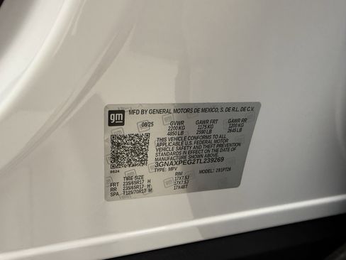 Used 2026 Chevrolet Equinox LT AWD/4WD image 28