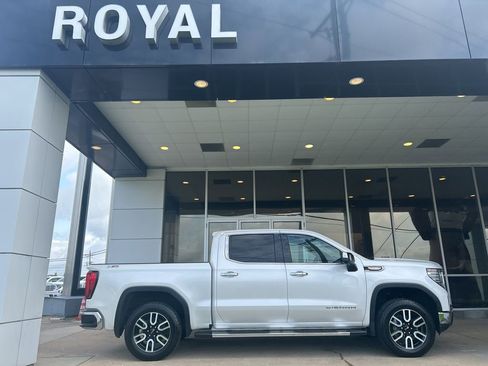 Used 2022 GMC Sierra 1500 SLT AWD/4WD image 1