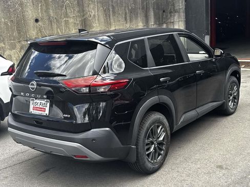 Used 2023 Nissan Rogue S AWD/4WD image 7