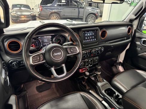 Used 2021 Jeep Gladiator Mojave w/ Cold Weather Group image 12