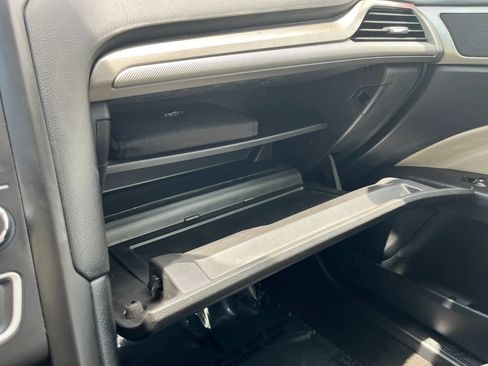 Used 2019 Ford Fusion SE w/ Equipment Group 151A FWD image 30