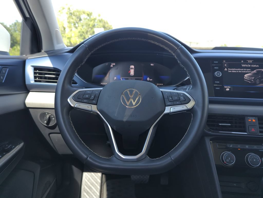 Certified 2023 Volkswagen Taos SE FWD image 17