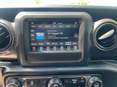 Used 2022 Jeep Gladiator Sport AWD/4WD image 25