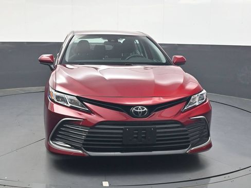 Used 2022 Toyota Camry LE FWD image 9
