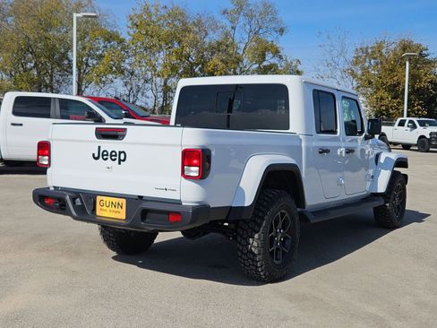 New 2026 Jeep Gladiator Sport image 3