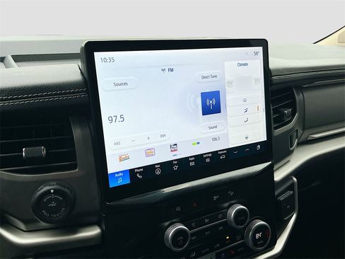 Used 2024 Ford Expedition XLT image 15