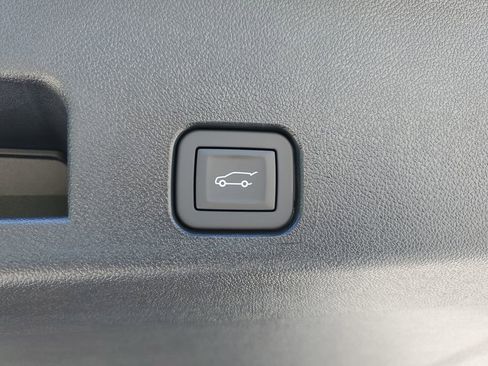 New 2026 Chevrolet Traverse Z71 w/ Enhanced Driving Package image 10