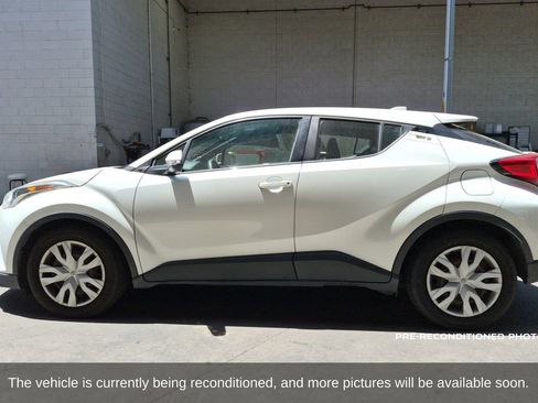 Used 2019 Toyota C-HR LE FWD image 9