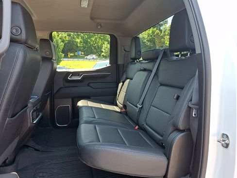 Used 2023 GMC Sierra 1500 SLT w/ SLT Premium Package AWD/4WD image 10
